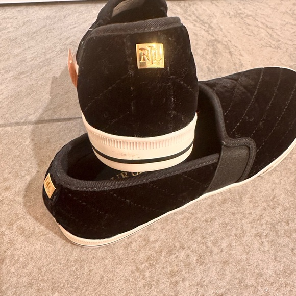 NEW w/o box Ralph Lauren Women’s Black Slip-On velvet SALE + FREE earrings! - Picture 7 of 7
